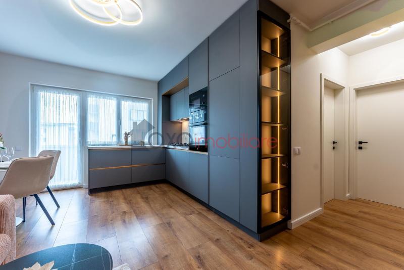 Apartament  camere de vanzare in Floresti