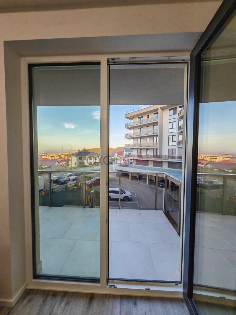 Apartament  camere de vanzare in Floresti
