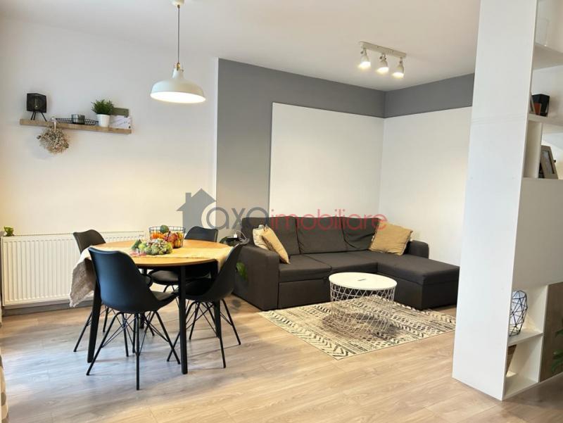 Apartament  camere de vanzare in Floresti