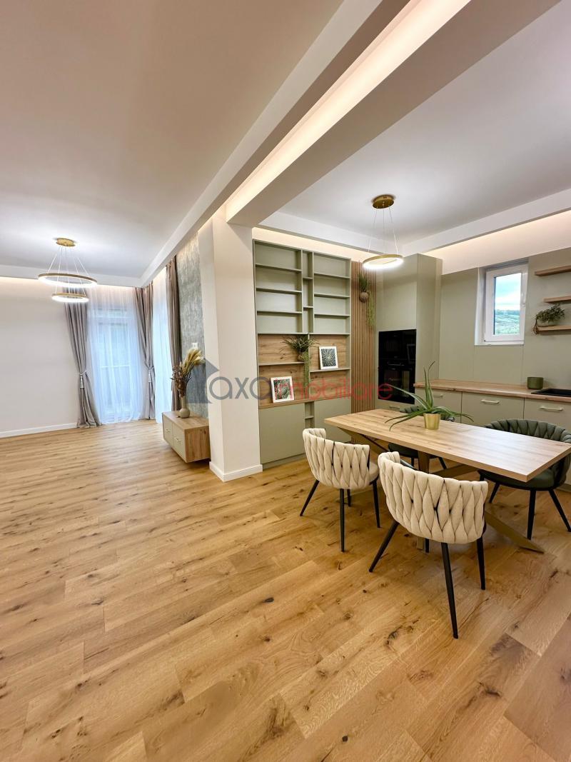 Apartament 3 camere de vanzare in Floresti